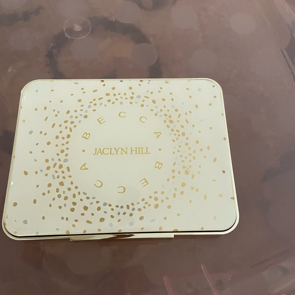 Becca x Jaclyn Hill face palette